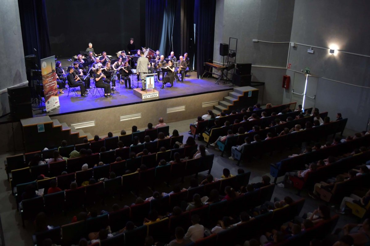 El Ayuntamiento promueve la educación musical entre los escolares del municipio