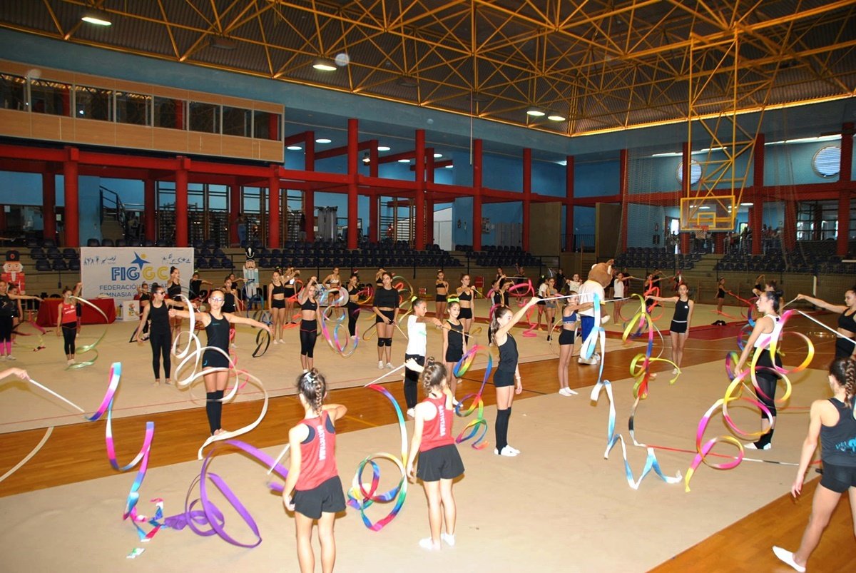 La gimnasta Alba Bautista impartió una clase magistral en El Tablero