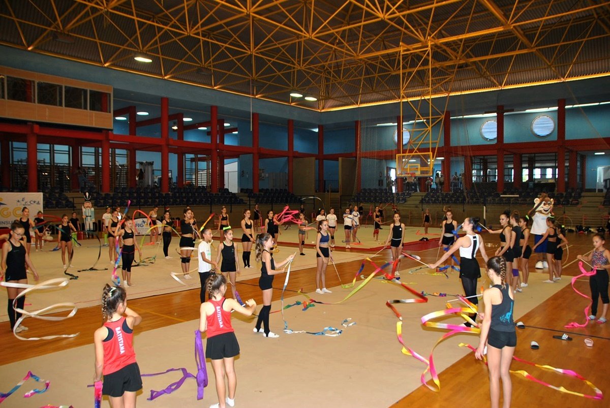 La gimnasta Alba Bautista impartió una clase magistral en El Tablero