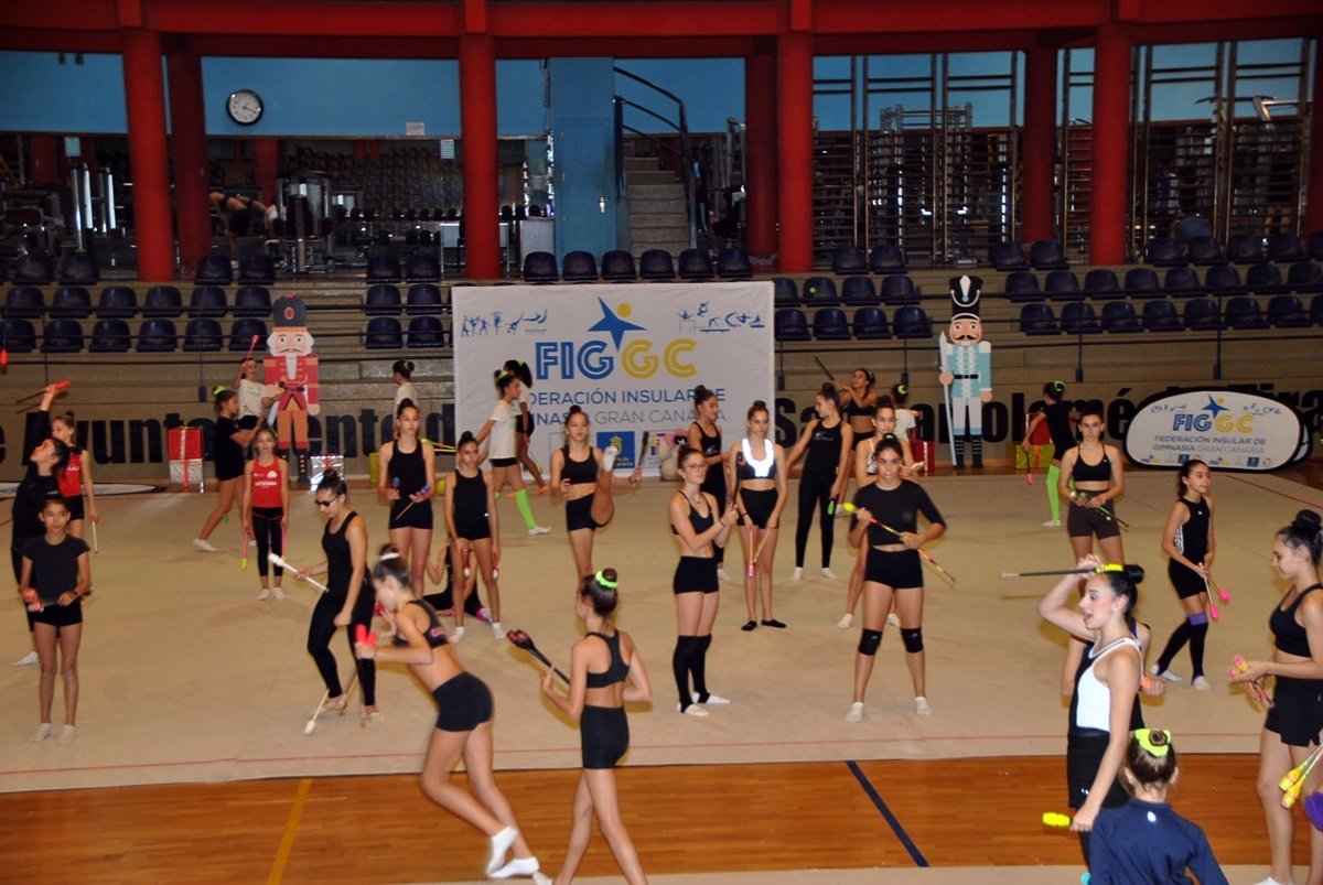 La gimnasta Alba Bautista impartió una clase magistral en El Tablero