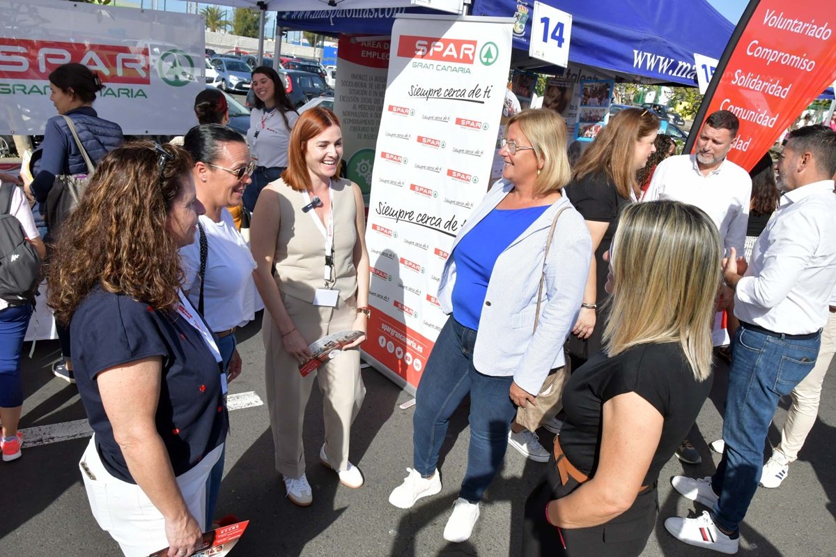 Un millar de jóvenes y desempleados asisten a la Muestra de Empleo, Formación y Emprendimiento de Maspalomas