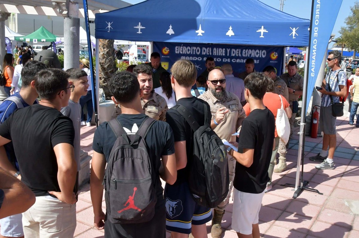 Un millar de jóvenes y desempleados asisten a la Muestra de Empleo, Formación y Emprendimiento de Maspalomas