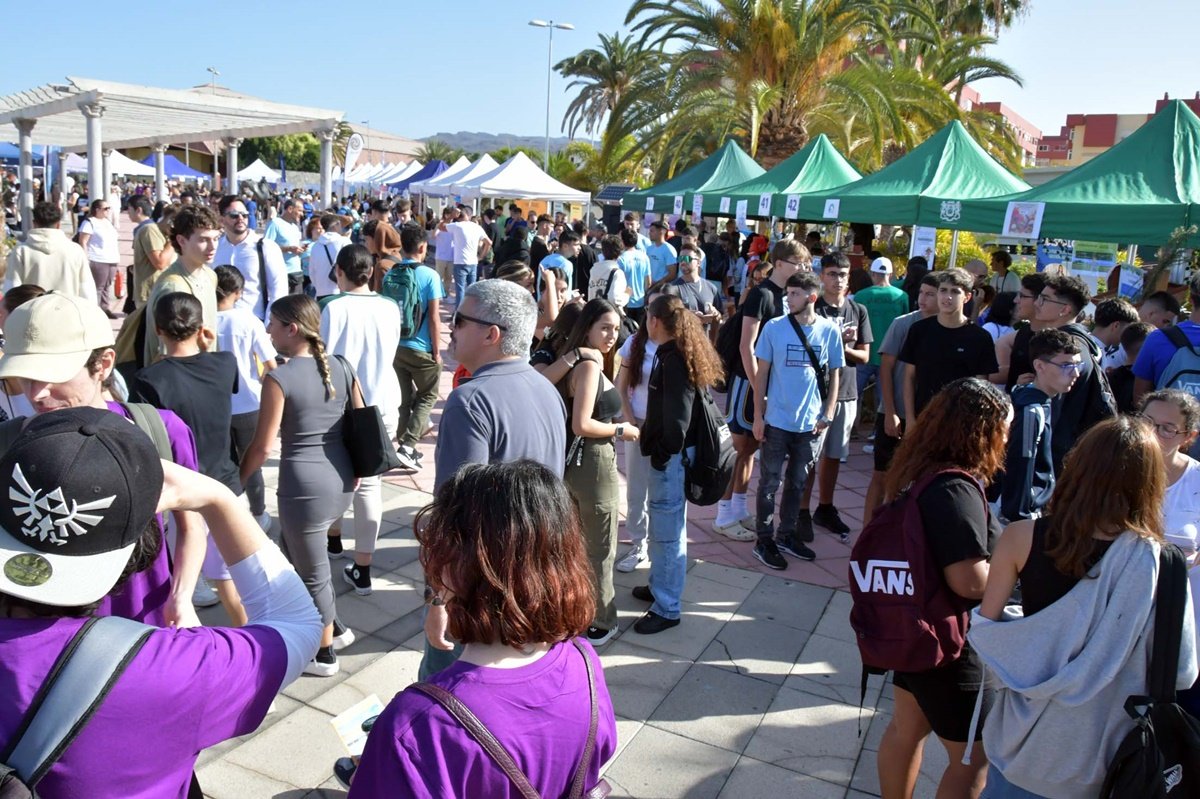 Un millar de jóvenes y desempleados asisten a la Muestra de Empleo, Formación y Emprendimiento de Maspalomas