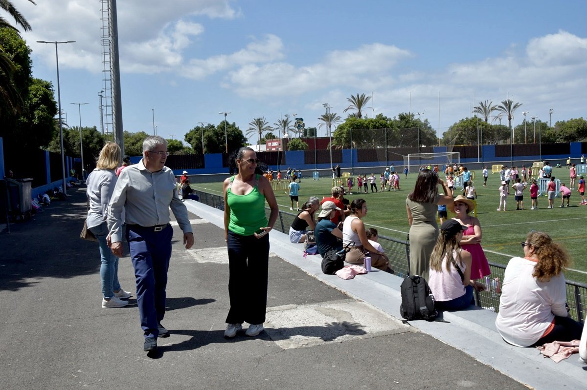 El Campo David García se convierte en patio de juego y convivencia para más de 1.200 escolares de Maspalomas