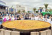 350 kilos de arroz y 750 litros de caldo, la base de la Gran Paella de El Tablero servida para 5.000 personas
