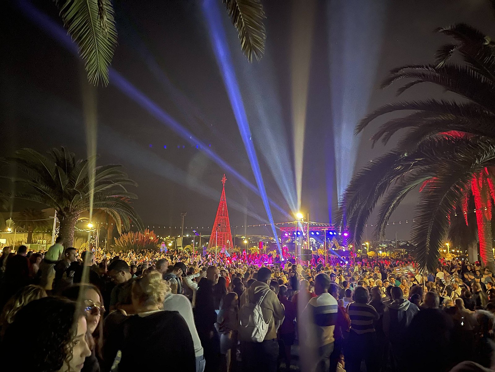 El Parque Urbano del Sur se ilumina  con el espíritu familiar de la Navidad