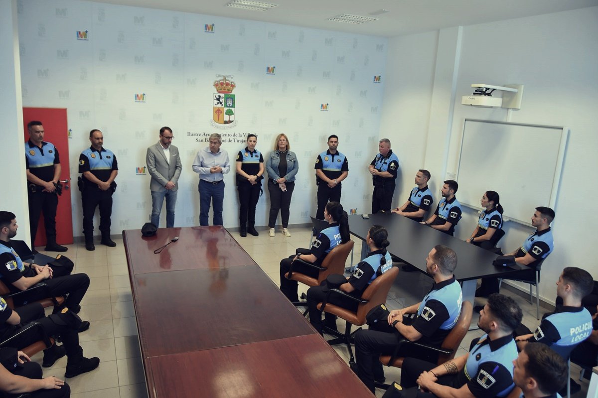 Los nuevos agentes policiales conocen las instalaciones y servicios municipales