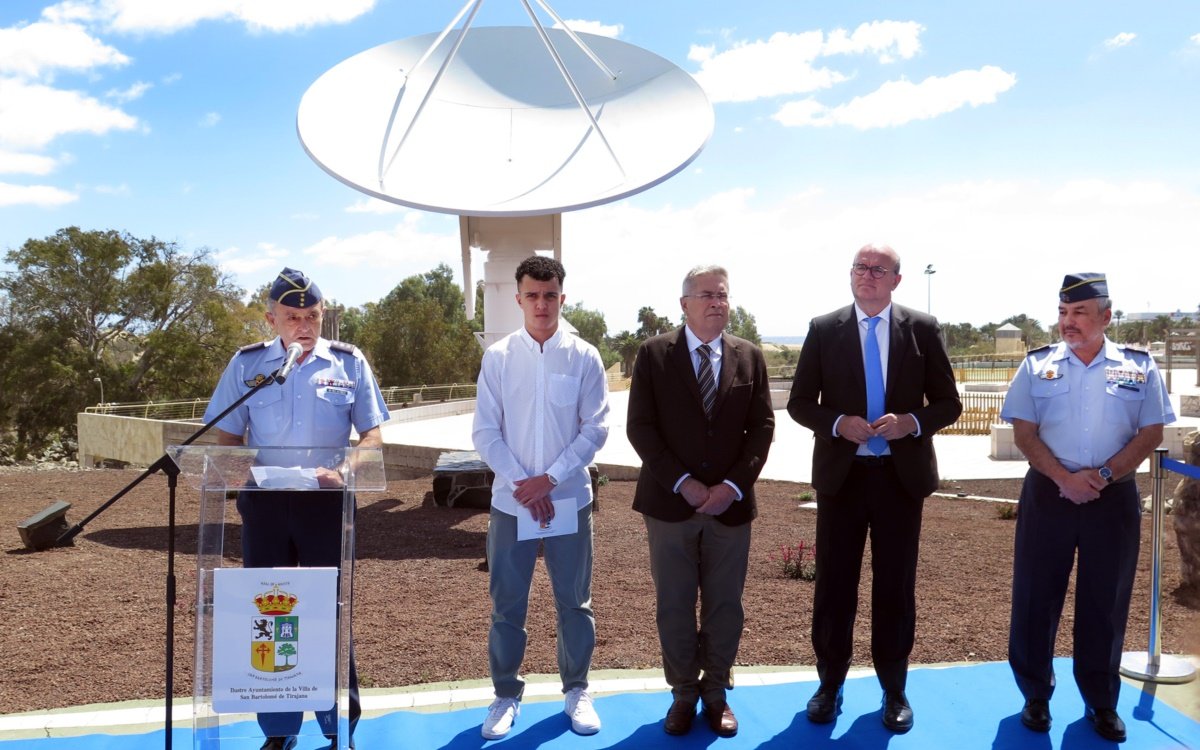                                 - La antena del Minisat-1 se convierte en monumento simbólico del papel pionero de Maspalomas en la exploración espacial
