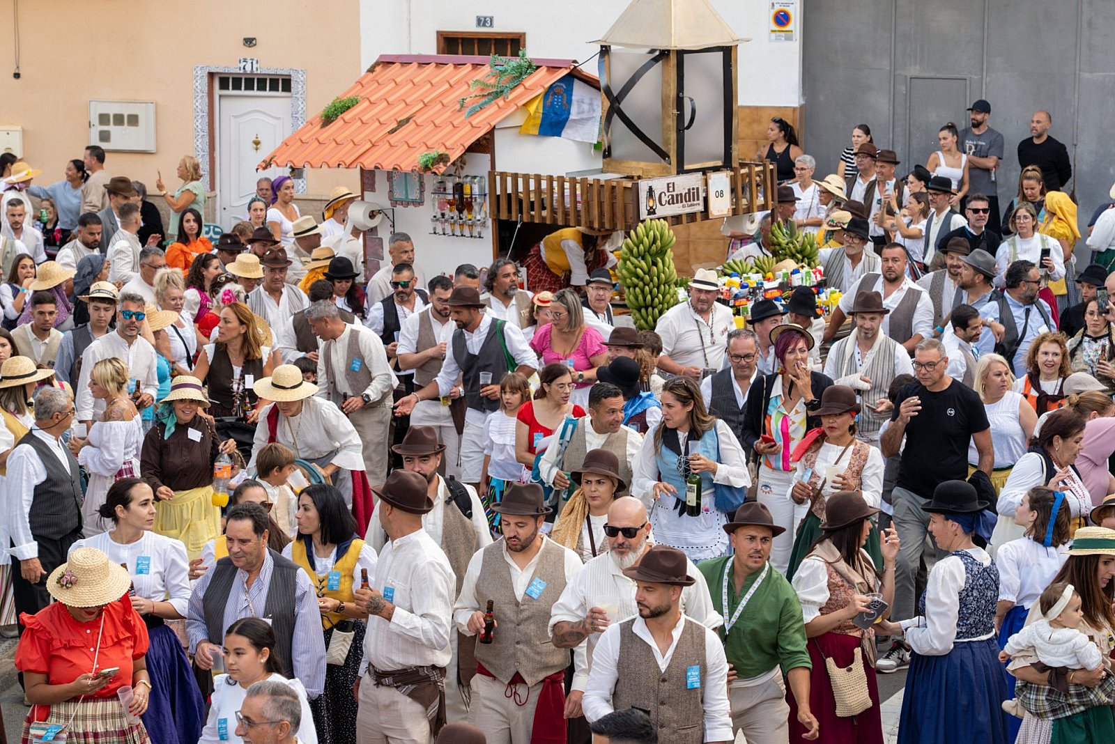 Más de 5.000 personas agasajan a la Santísima Trinidad en la Romería y Ofrenda de El Tablero 2025