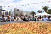 El Tablero se sienta a la mesa: 5.000 personas despiden sus fiestas alrededor de la Gran Paella