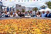 El Tablero se sienta a la mesa: 5.000 personas despiden sus fiestas alrededor de la Gran Paella