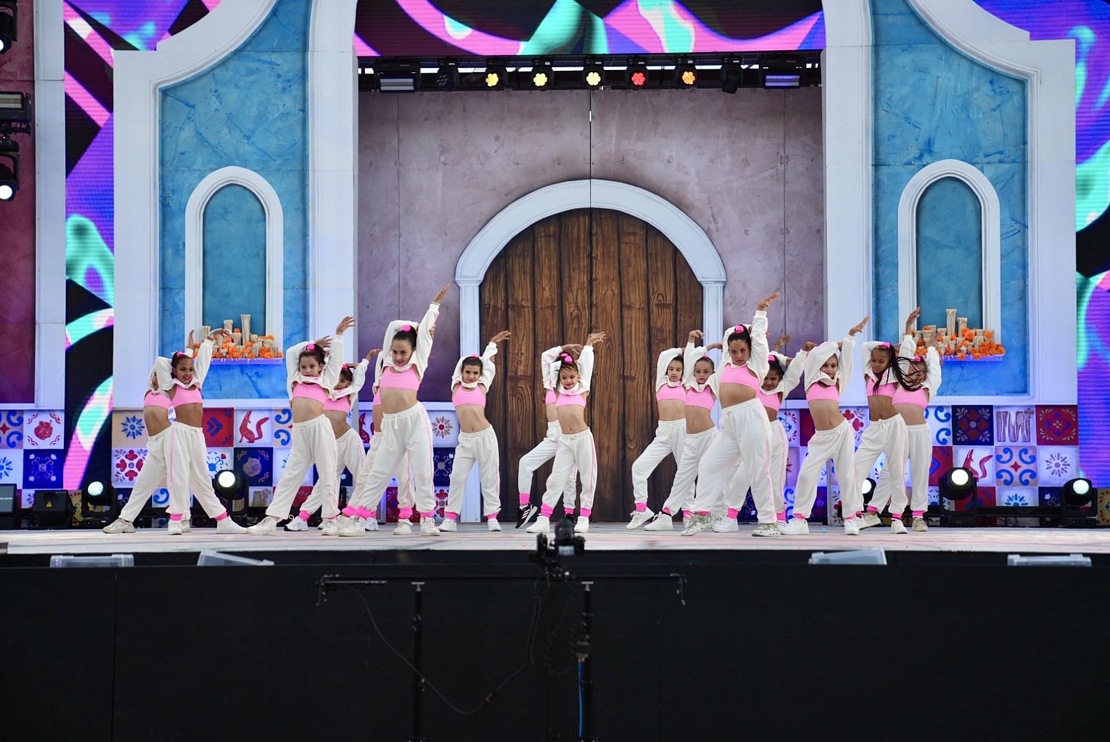 Exhibición de talento sureño en el Festival Coreográfico del Carnaval Internacional de Maspalomas 2025