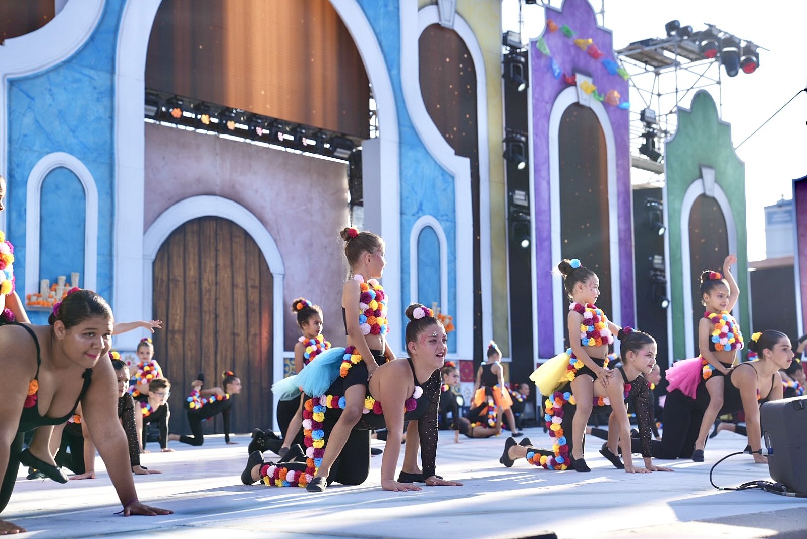 Exhibición de talento sureño en el Festival Coreográfico del Carnaval Internacional de Maspalomas 2025