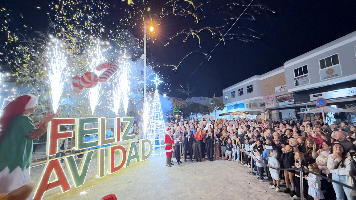 20251205_COM_ENCENDIDO_DE_NAVIDAD_EN_SAN_BARTOLOMÉ_DE_TIRAJANA5.jpg