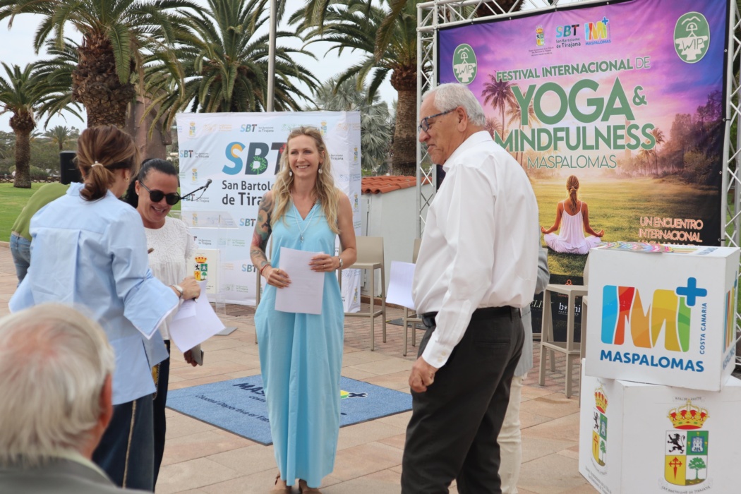 20260421 CUL ParqueSur Yoga01