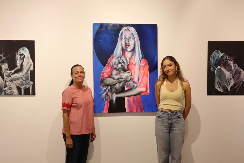 20251111_CUL_Irene_Hidalgo_con_la_concejala_Esther_Delgado_Sánchez.jpg