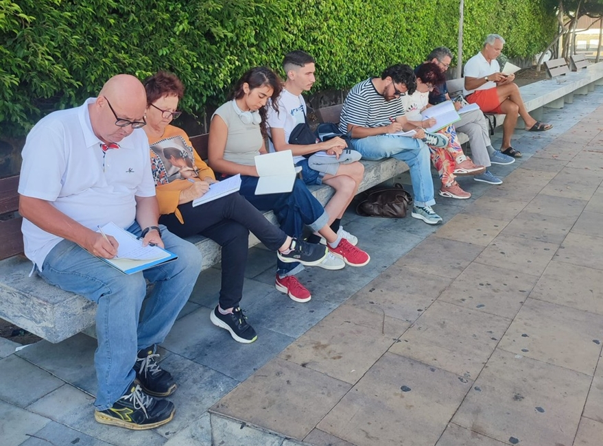 20251103_CUL_La_primera_edición_del_taller_de_escritura_creativa_al_aire_libre_se_desarrolló_en_el_Parque_del_Sur_y_los_miradores_turísticos_de_Maspalomas_y_Las_Dunas_1.jpg