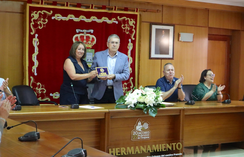 20260728 CU Foto oficial hermanamiento autoridades 01