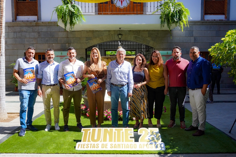 20250708 EyF Foto de familia tras la presentación del programa