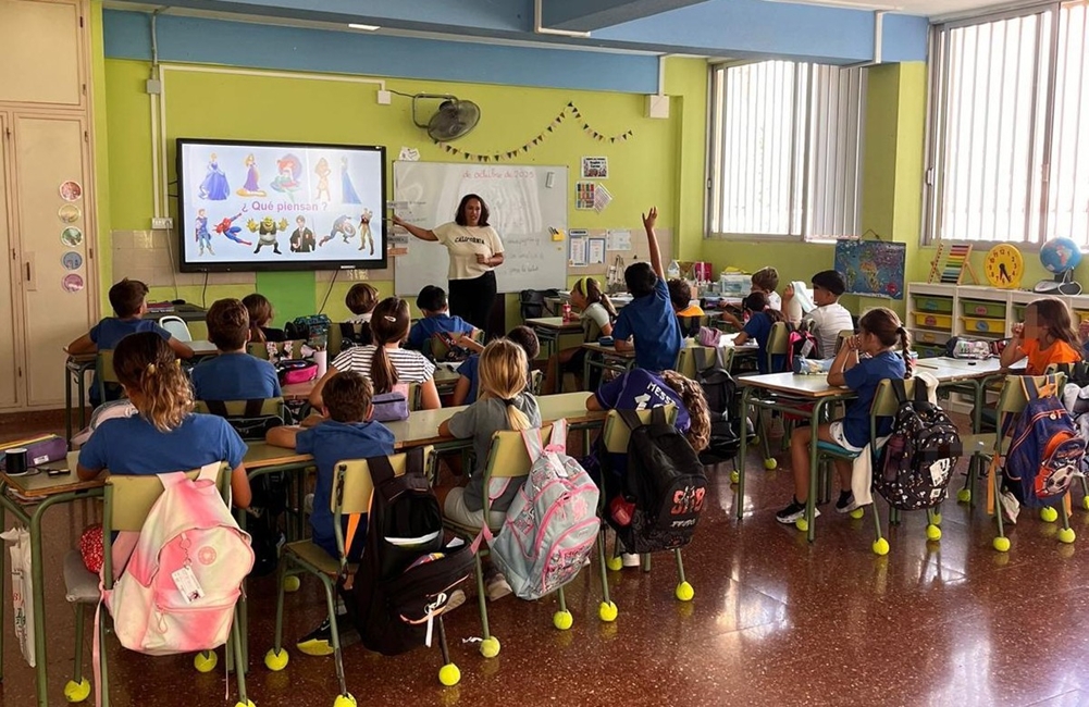 20251112 IGU El programa del 25 N de la Concejalía de Igualdad está llevando a las aulas de Primaria el proyecto coeducativo Semillas