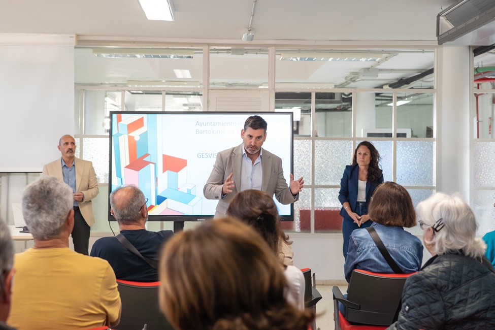 20250619_VIV_Reunion_vecinos_UrbMontanaClara_00